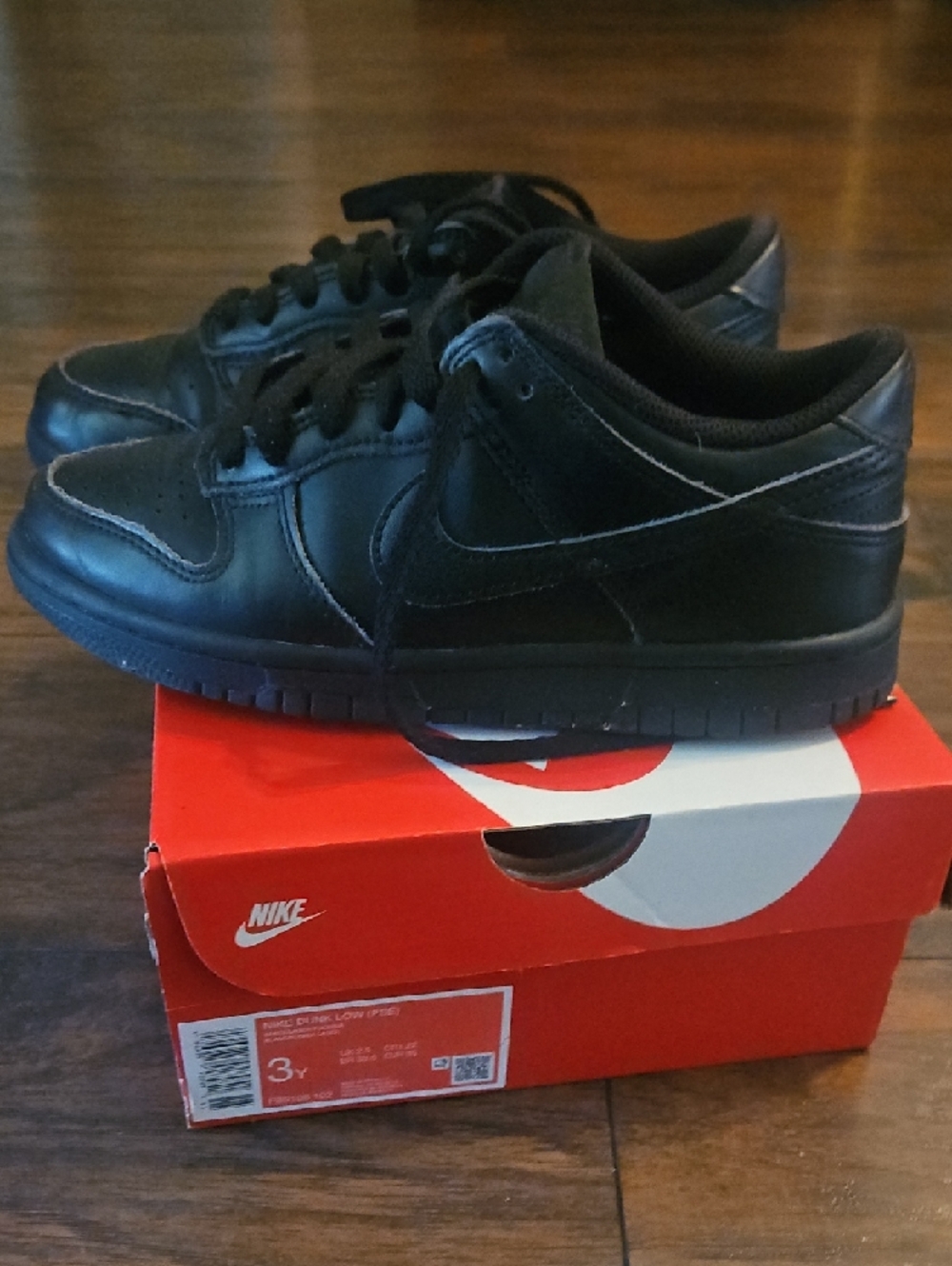 Nike Dunks - Picture 5 of 6